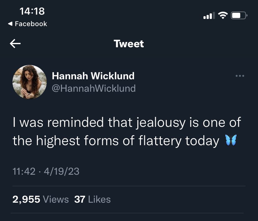 ageofstardust_'s tweet photo. if this bitch doesn’t shut the fuck up https://t.co/UJJFeWDiEB