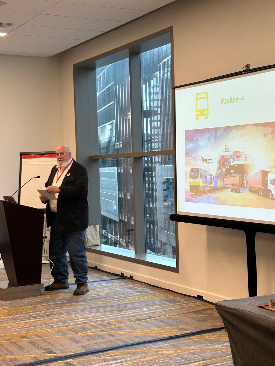 earthforwardgrp's tweet photo. So grateful for the opportunity to speak with a fantastic group of building performance and sustainability professionals on workforce development partnerships and programs. @EarthWaysCenter @_BPI_ &amp; Urban Efficiency Group at @JoinBPA National Home Performance Conference. #NHPC23 https://t.co/nRzQqS5gnk