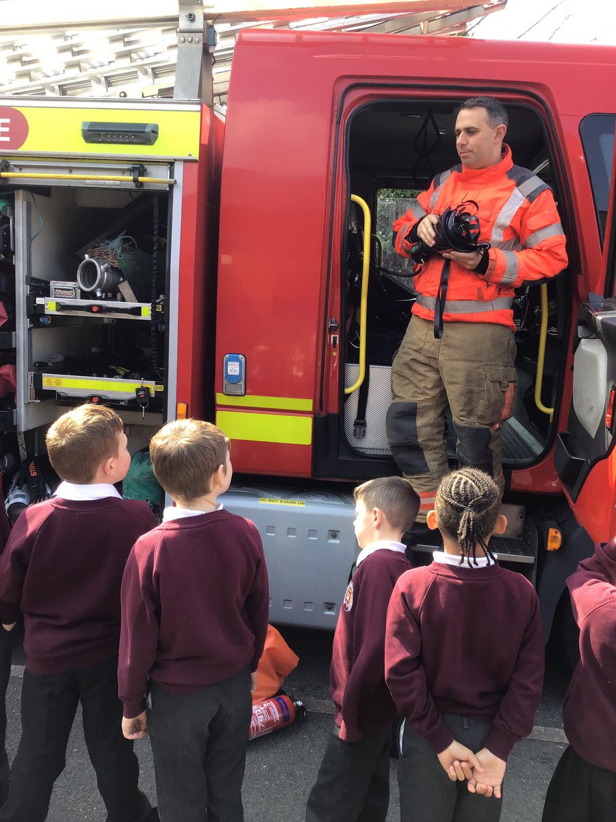 MrsEmmaThompson's tweet photo. KS1 had a fantastic morning with some very special visitors from @manchesterfire. We learnt all about fire safety at home. Thank you so much for your time Blue Watch, you definitely inspired Year 2 👏🚒 #MoorsidePA #MoorsidePAPersonalDevelopment @MoorsidePA https://t.co/m1mlw1K7zD