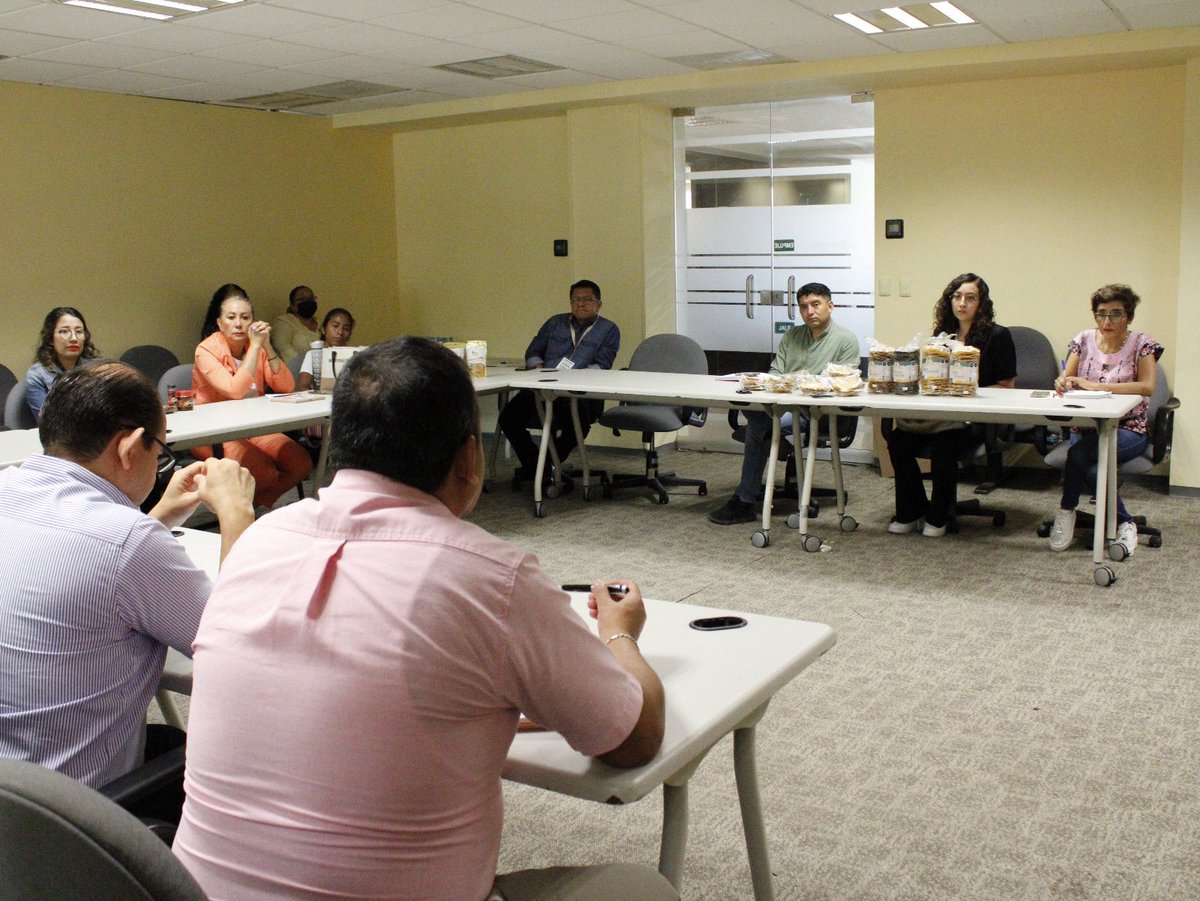 DesEconomicoOax's tweet photo. Seguimos trabajando para cumplir nuestro objetivo de acercar los productos oaxaqueños a más personas promoviendo el consumo local. https://t.co/RWuWwhPGHa