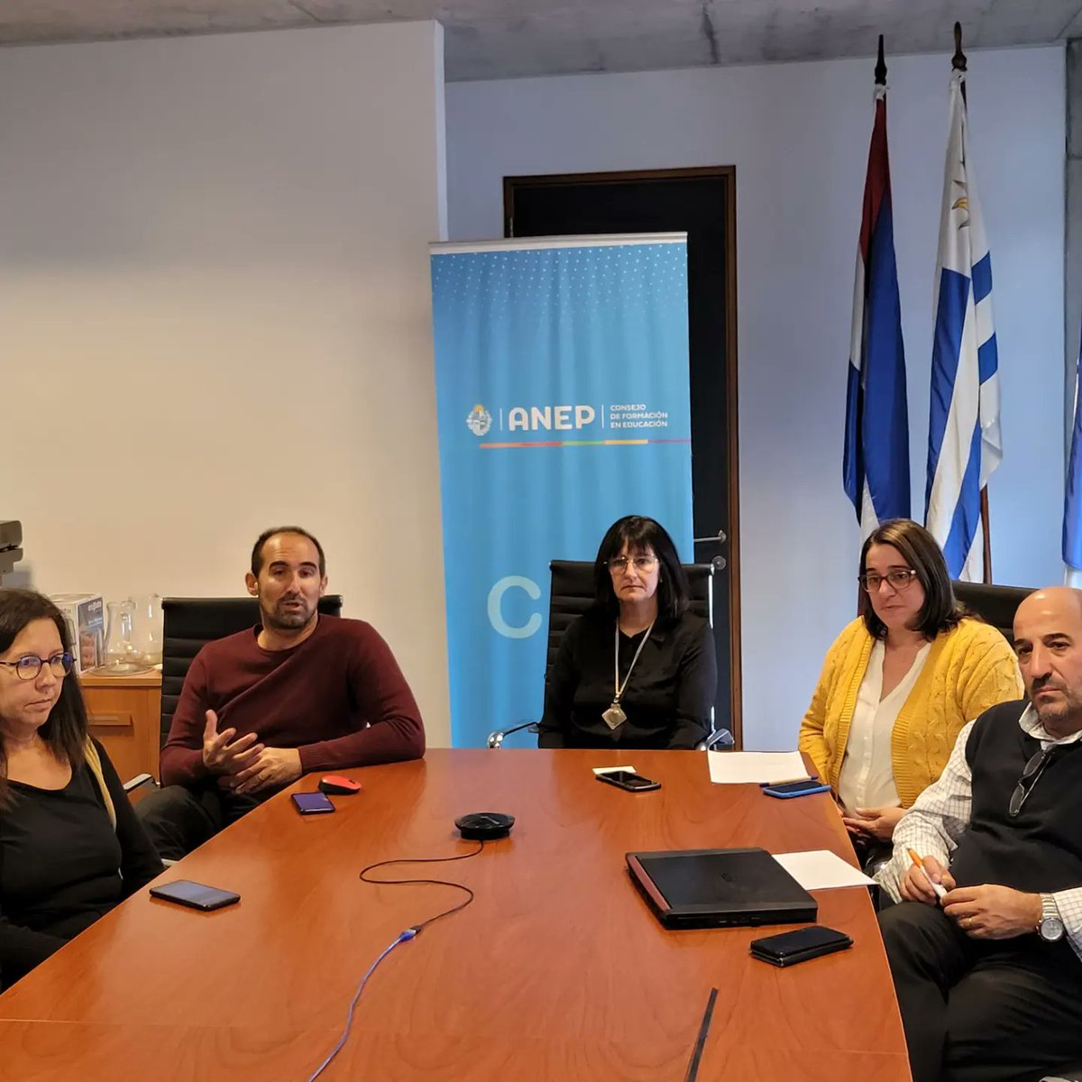 cfe_anep's tweet photo. Lanzamiento del programa Ciudadanía en los Centros #AprenderTodos de @Ceibal_Uy, articulado en el marco del Plan de @TrayectoriasCFE Educativas #CulturaCFE
@pablomar76 @MartaIrigoyen7 @Andreabrasesco @sflecchia https://t.co/4uEAL2JUSN