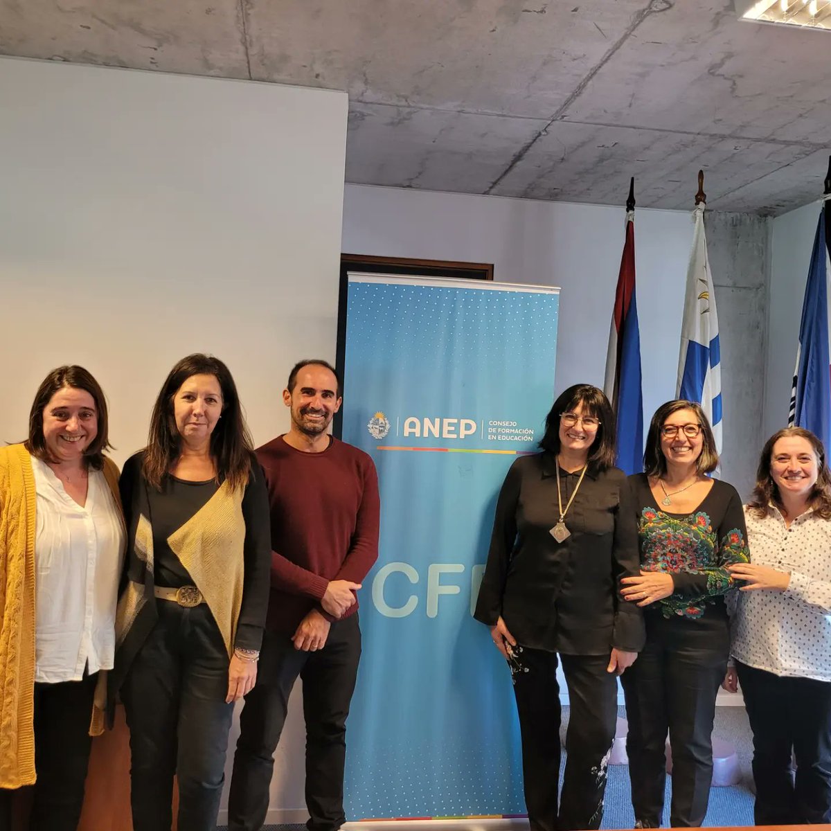 cfe_anep's tweet photo. Lanzamiento del programa Ciudadanía en los Centros #AprenderTodos de @Ceibal_Uy, articulado en el marco del Plan de @TrayectoriasCFE Educativas #CulturaCFE
@pablomar76 @MartaIrigoyen7 @Andreabrasesco @sflecchia https://t.co/4uEAL2JUSN