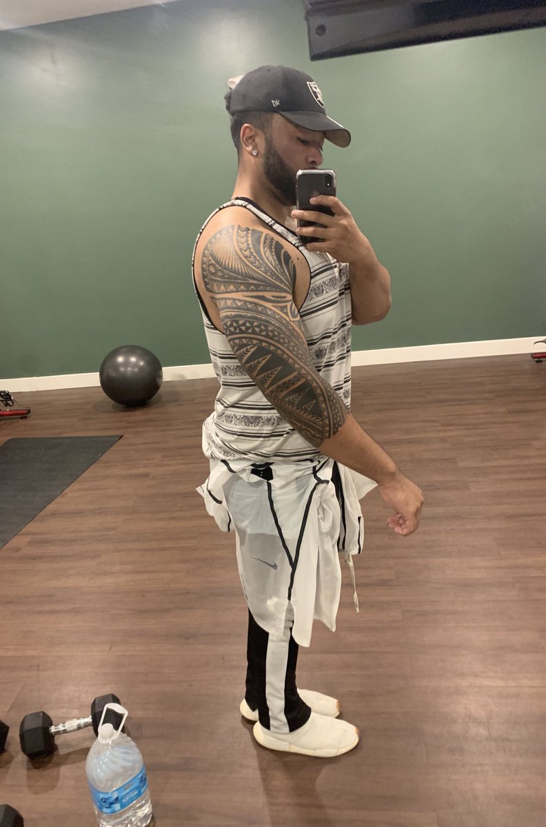 DavidHBK_'s tweet photo. This transformation journey been crazy but we workin 🦍 https://t.co/t4Dfa1ycuy