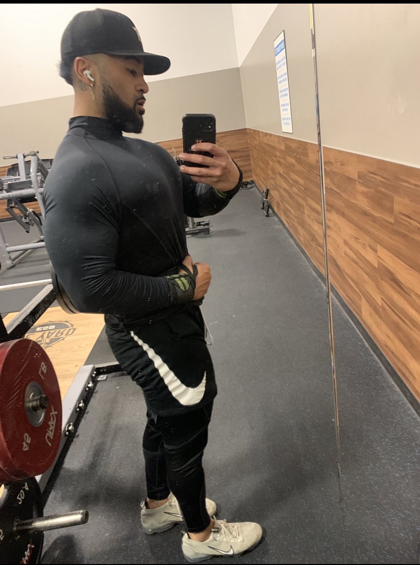 DavidHBK_'s tweet photo. This transformation journey been crazy but we workin 🦍 https://t.co/t4Dfa1ycuy