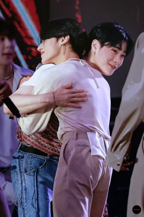 🐉 terimakasih moonbin sudah memberi pelukan yang nyaman untuk wooyoung kami, rest in love star in the sky💐🤍