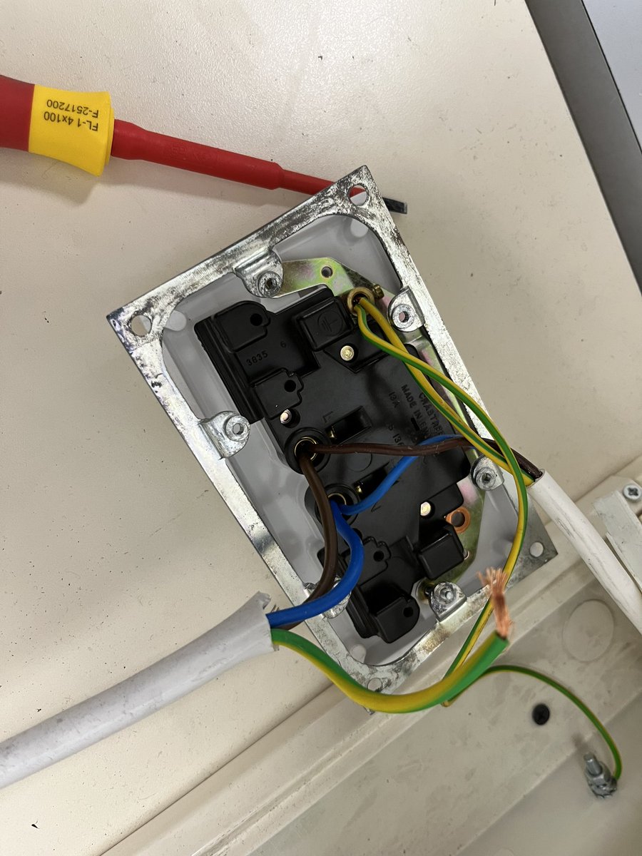 phazeelectrical's tweet photo. PAT Testing Office in Bracknell today a few safety issues seen, some power sockets to a tech work bench with disconnected earth, rewired and tested now ok. https://t.co/72GCAdelnR