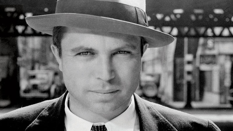 This is King Vidor. In 1967 he set out to write a script about William Desmond Taylor. It turned into a book called A Cast of Killers. Join us today as we discuss on The Gates of Cimino. 🎙️
#thegatesofcimino #podcast #kingvidor #williamdesmondtaylor #hollywood #silentfilm