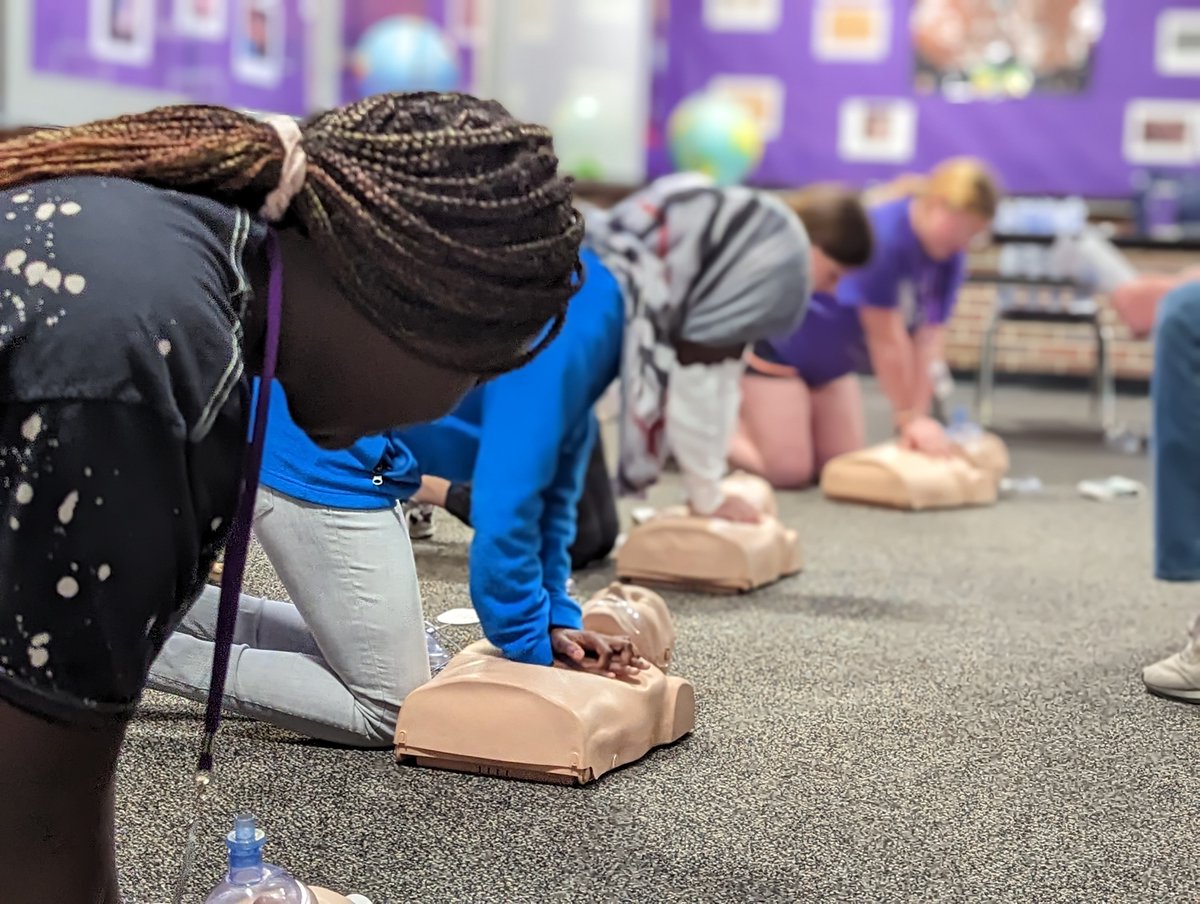 GIPublicSchools's tweet photo. Learning the life-saving basics.

@GISH_Islanders in the Academy of Medical Sciences made learning practical this week by testing out for CPR Certification.
Way to go!

#WearPurpleBeGold https://t.co/Oe5ziv9xg8