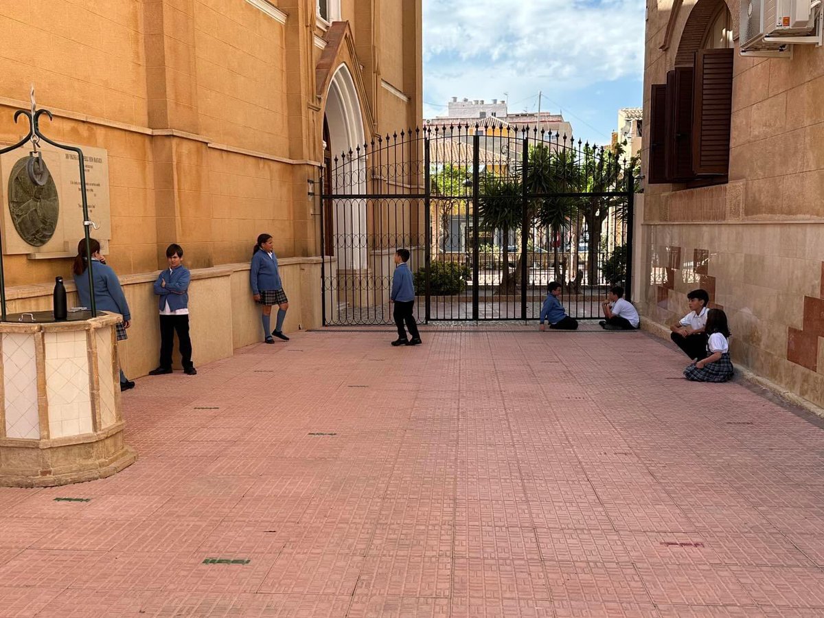 Alumnos de 6º y 3º de Primaria trabajan en el proyecto #PadrinosLectores un proyecto de #AprendizajeServicio que presentarán en las #OlimpiadasVicencianas2023

#ColegiosHHCC #LaMilagrosaTuColegio
#soñarengrande #EducaciónVicenciana #SaberMásParaServirMejor