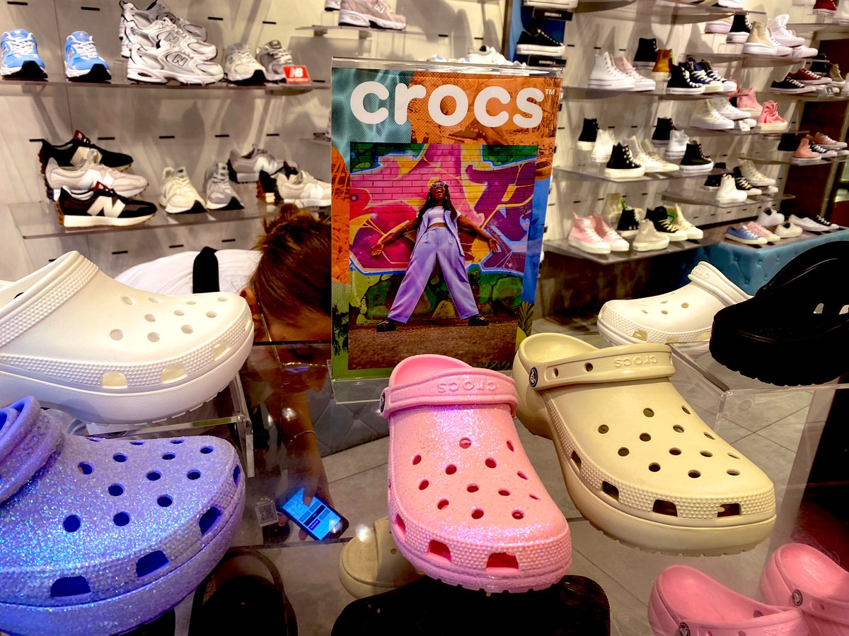 MsZYounis1's tweet photo. I saw these and thought of you @SafeSENCOSaeed !
#crocscrew
#wednesdaythought https://t.co/VHwgSAWKWb