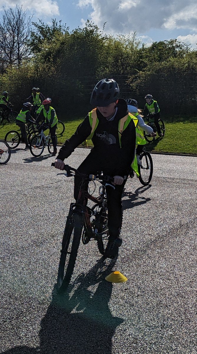St_JosephsP6's tweet photo. Some incredible progress from Primary 7J today at their #bikeability course! @stjosephsedin https://t.co/kQVEnpx9v1