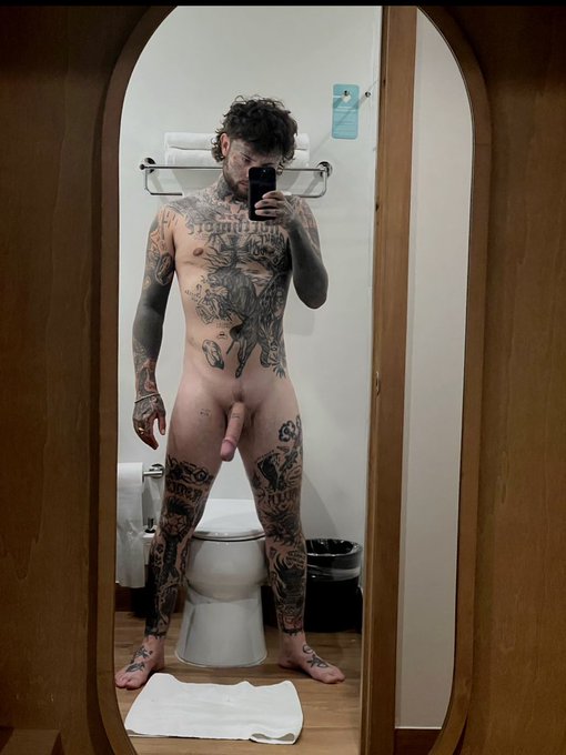 10 free subscriptions for those fast enough. onlyfans.con/uglynorth https://t.co/3X3YKzfgzh