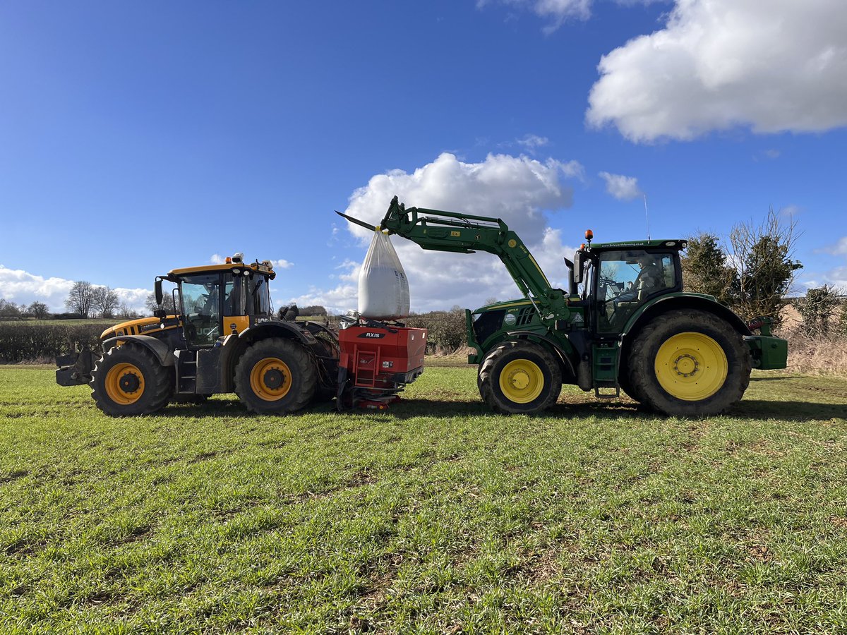 While the sun shines☀️
<a href="/Sharmansagri/">Sharmans Agricultural</a> <a href="/KUHN_UK/">KUHN Farm Machinery</a>
