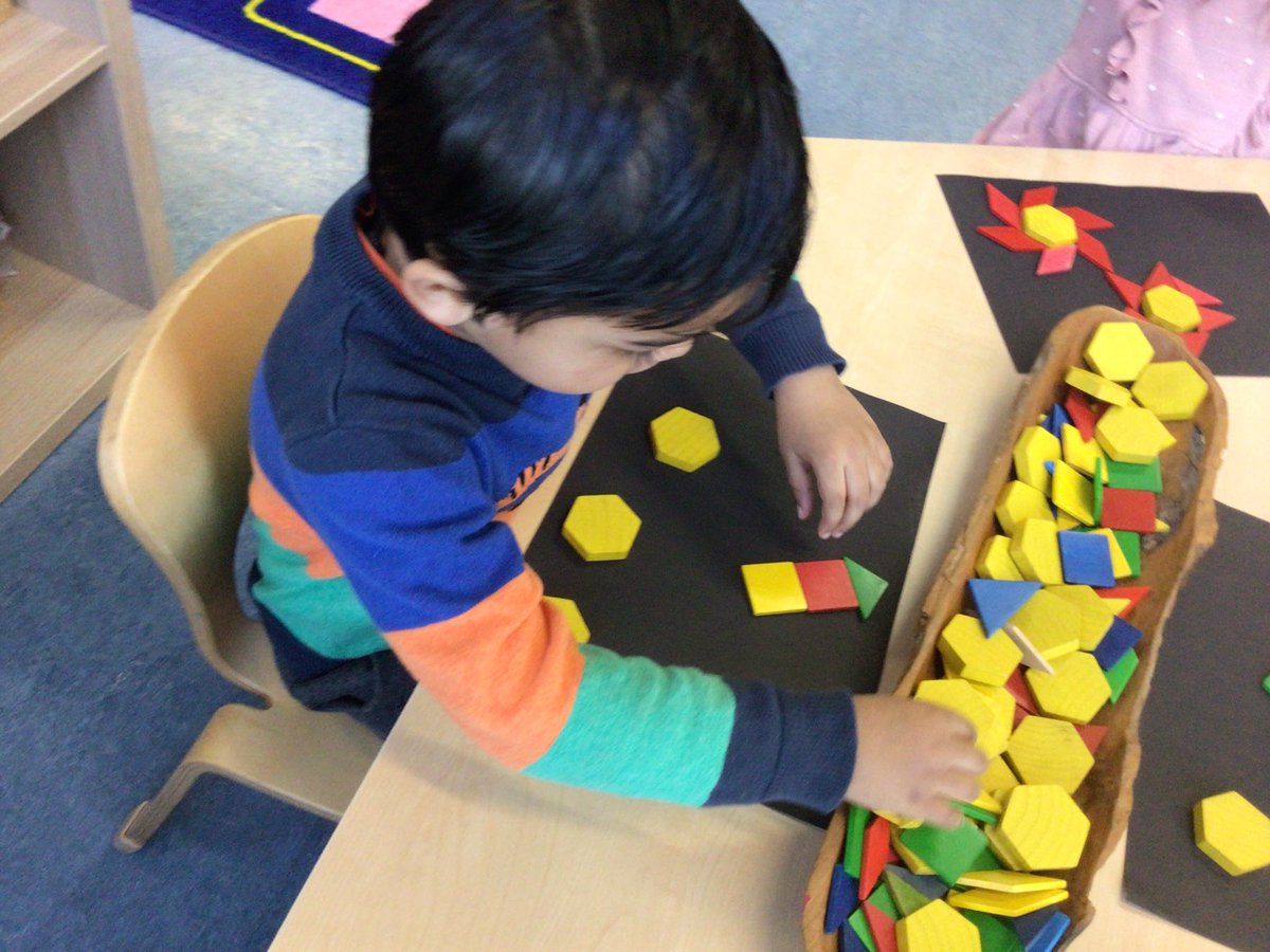 BSNJSV's tweet photo. Exploring shape and space and developing are visualising skills by exploring a range of open ended resources in our #JSVFoundation1 maths provision https://t.co/CVmVIPYnqp