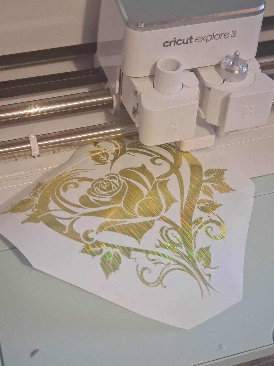 Good evening, Twitterbuds 💙

Here are some new designs coming soon to an Etsy store near you 🤩🤩

#MHHSBD #YourBizHour #womaninbizhour