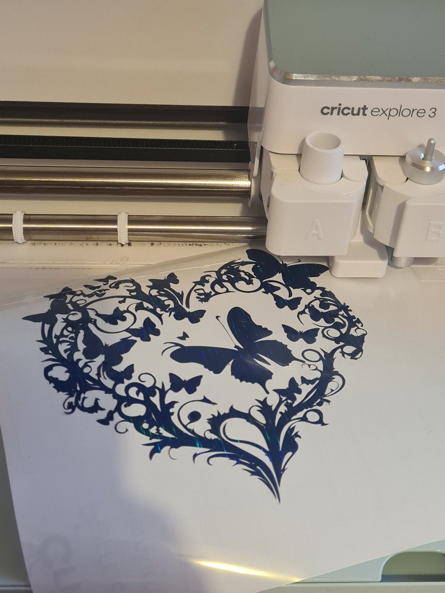 VCreations07's tweet photo. Good evening, Twitterbuds 💙

Here are some new designs coming soon to an Etsy store near you 🤩🤩

#MHHSBD #YourBizHour #womaninbizhour https://t.co/edD57tNGGu