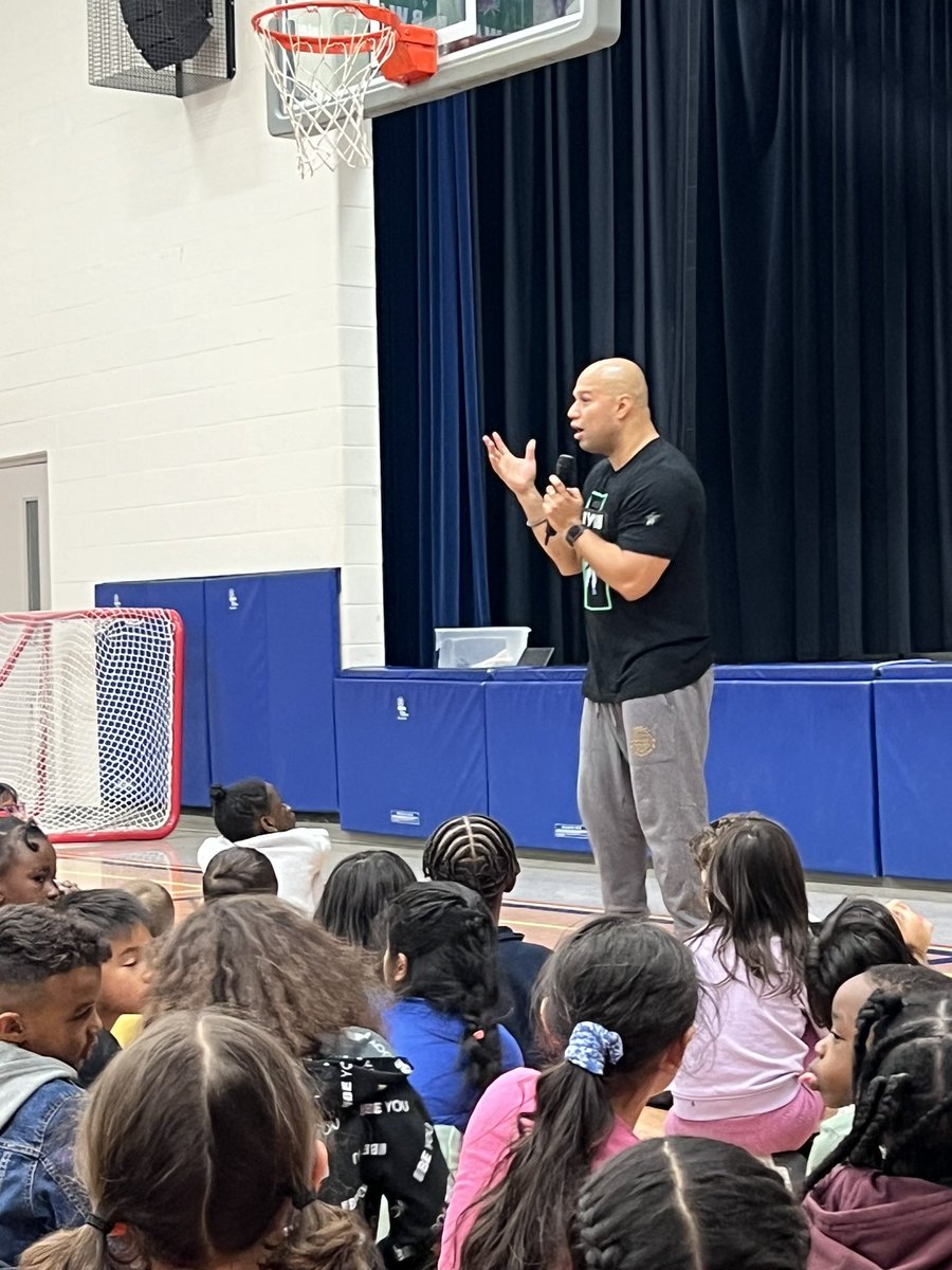 “Your family is your light!”  🙌🏼  Always a great time when coach Miguel is in the building.  <a href="/MTClife/">MTClife</a>  Good times, great music, dance moves and amazing stories.  <a href="/VianneyDPCDSB/">St. JeanMarieVianney</a>