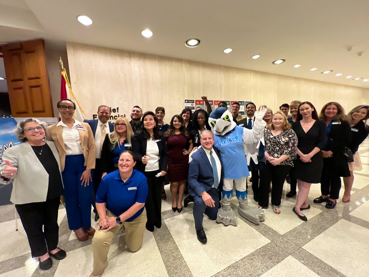 JimmyPatronis's tweet photo. .@KeiserU rocks! Great meeting you all and thanks for coming to Tallahassee for the 2023 Legislative Session. Go #KUSeahawks! #FlaPol https://t.co/u0vva4XRoK