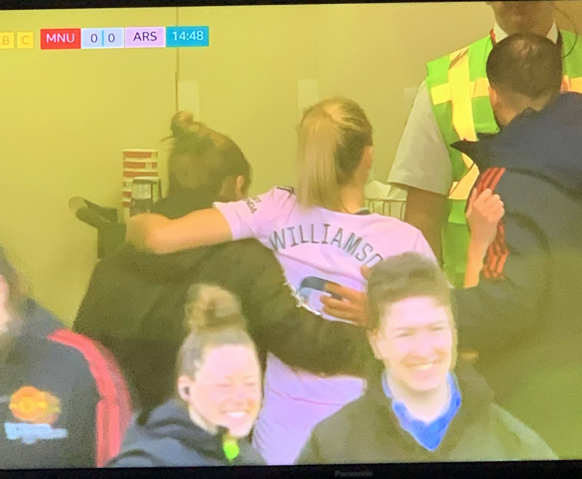 mollylw6's tweet photo. my captains… i am in tears https://t.co/uPWg3GNhHA