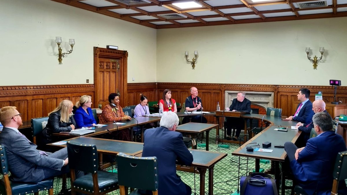 Great to meet tonight with nurses from the 'NHS Workers Say No' campaign on their fight against the Tory Government's attempt to impose yet more real-term pay cuts on NHS workers. We stand with them in their fight for pay justice and for a properly staffed & publicly owned NHS!