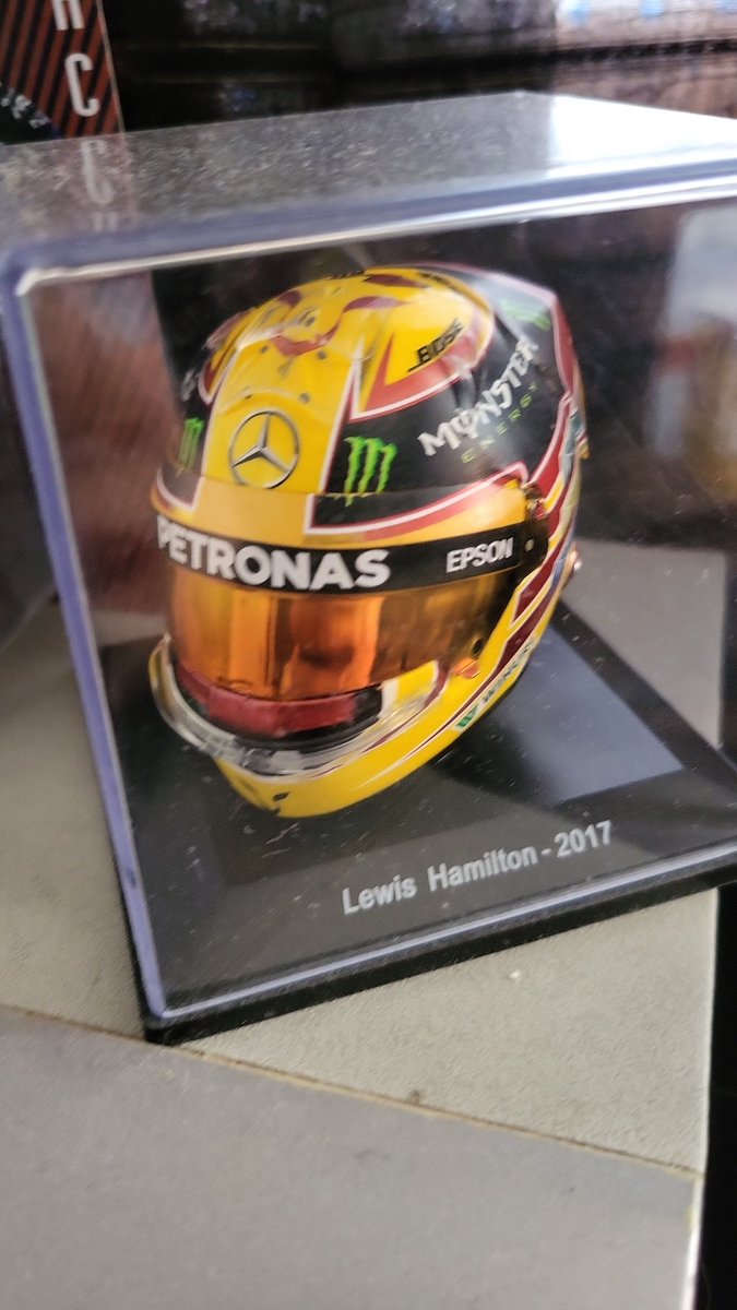 @MercedesAMGF1 También quiero la mía!!!
ElBobe  44