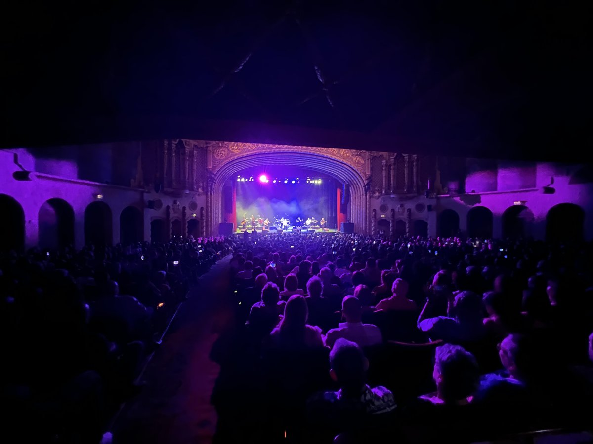 gipsykings's tweet photo. Some photos of the first 4 Gipsy Kings feat. Tonino Baliardo concerts of the Renaissance tour all sold out! 

The Renaissance Tour continues, this week April 20 San Diego, 21 San Jose, 23 Seattle. Thank You 📷📷 #Denver #Albuquerque #Phoenix #Thousandoaks https://t.co/wJAnBn0nJD