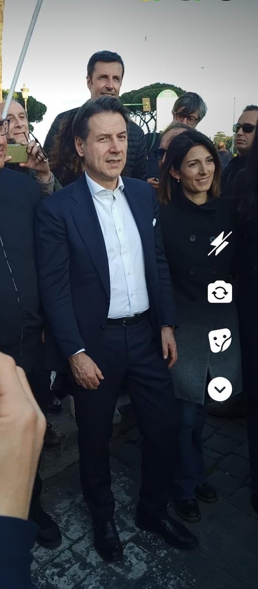 Alla manifestazione contro il termovalorizzatore 
<a href="/GiuseppeConteIT/">Giuseppe Conte</a>