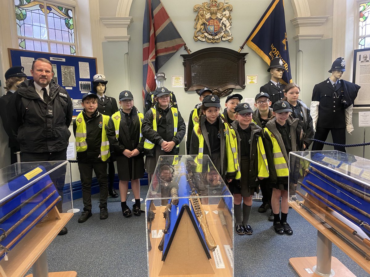 Sgt_Pope's tweet photo. I had a great trip out today with some of our mini police officers  from @GarstonCE to the @cheshirepolice museum to learn about the history of the police. A great bunch of well behaved and enthusiastic children. 👮‍♀️👍@MerPolCEU https://t.co/39YJIPIUWa