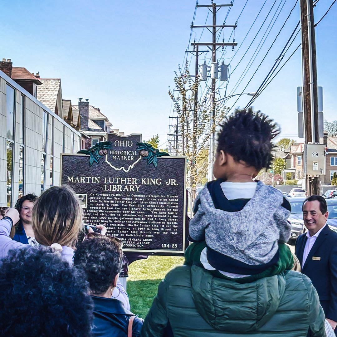 columbuslibrary's tweet photo. We officially unveiled the Ohio History marker outside of our Martin Luther King Branch! https://t.co/zD0xIGlOe7