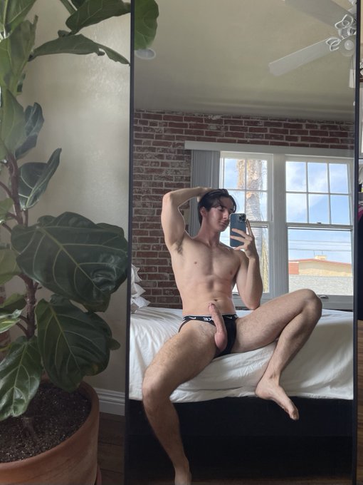 Watch Caleb Manning's leaked NSFW photo on TwXstars