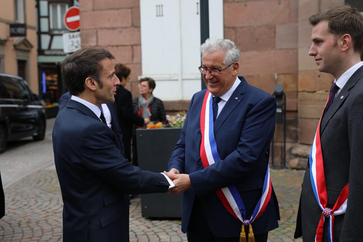 CSitzenstuhl's tweet photo. De Muttersholtz à Sélestat, grand honneur d’avoir accueilli le Président de la République @EmmanuelMacron en Centre-Alsace. 

La France du travail et de l’industrie mise à l’honneur ! @DeputesRE https://t.co/lfRPgbnMcy