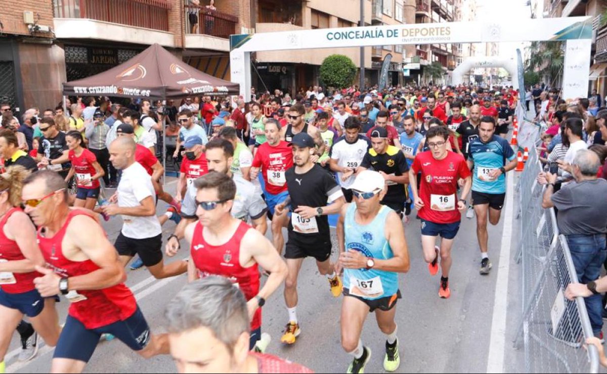 DeportesLorca's tweet photo. Hace más de una década que nació #CorrexLorca 🏃♂️🏃♀️junto con @laverdad_es para colaborar con los afectados por los terremotos. 1️⃣3️⃣ ediciones después, la carrera se mantiene con 𝕗𝕚𝕟𝕖𝕤 𝕤𝕠𝕝𝕚𝕕𝕒𝕣𝕚𝕠𝕤 con ONG's de #Lorca https://t.co/CWfJOX6ZDy