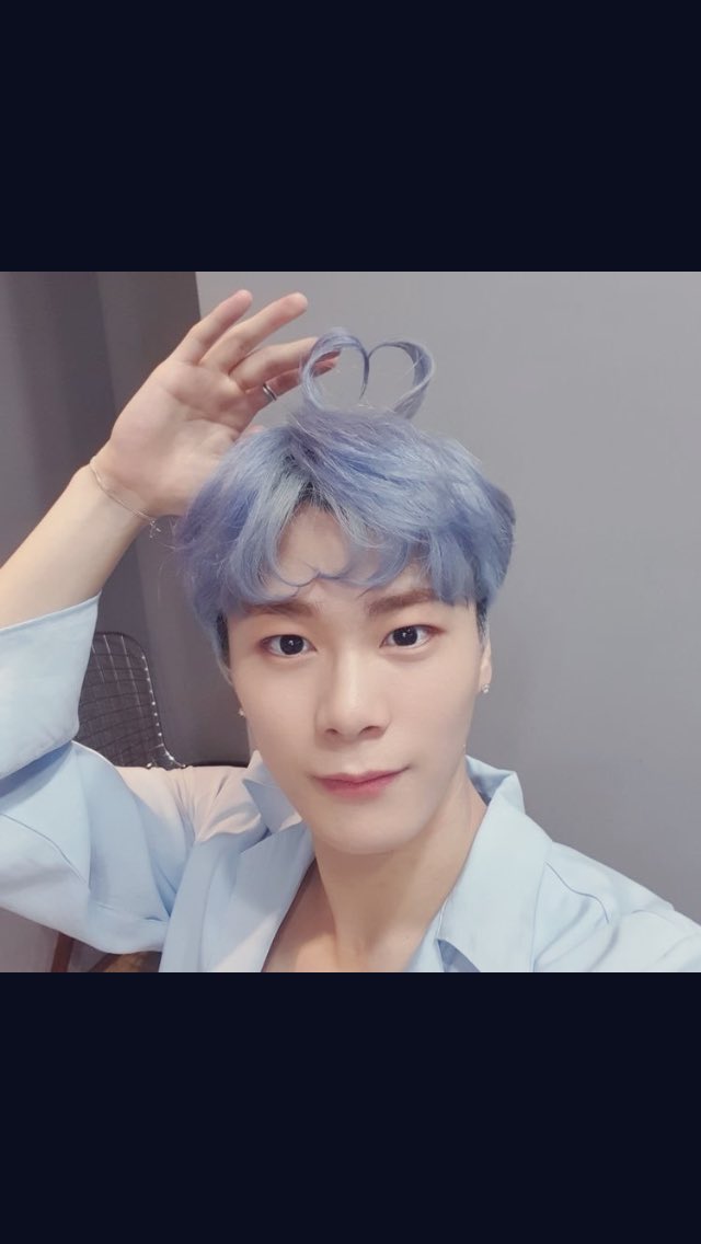 StRaWbE31095243's tweet photo. Moonbin, our beautiful boy..my heart and mind can’t believe this news is true..I hope you are at peace..I will love you forever<3🤍
#MOONBIN #ripmoonbin #weloveyoumoonbin https://t.co/0SdV4esX3k