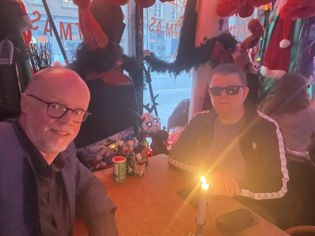 MikaelSwahn's tweet photo. @fatjudge och jag tweetupar! #Peppar 🌶️ https://t.co/T8644nVuvu