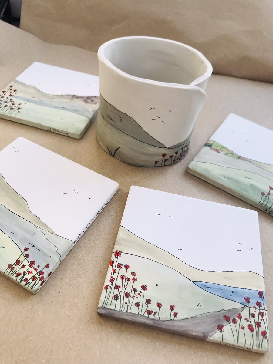 danieljac175's tweet photo. I have had time to hand paint a few tiles to match my clay pots!

May 2023 events:

1st May-Buxton Spring Fair 
13th May-Hayfield Summer Fair
26-28th May-Derbyshire Open Arts, Hayfield 

#derbyshireart #watercolourart #clay #countryliving #countryinteriors #hayfield #keepitlocal https://t.co/DrlhKRJDHG