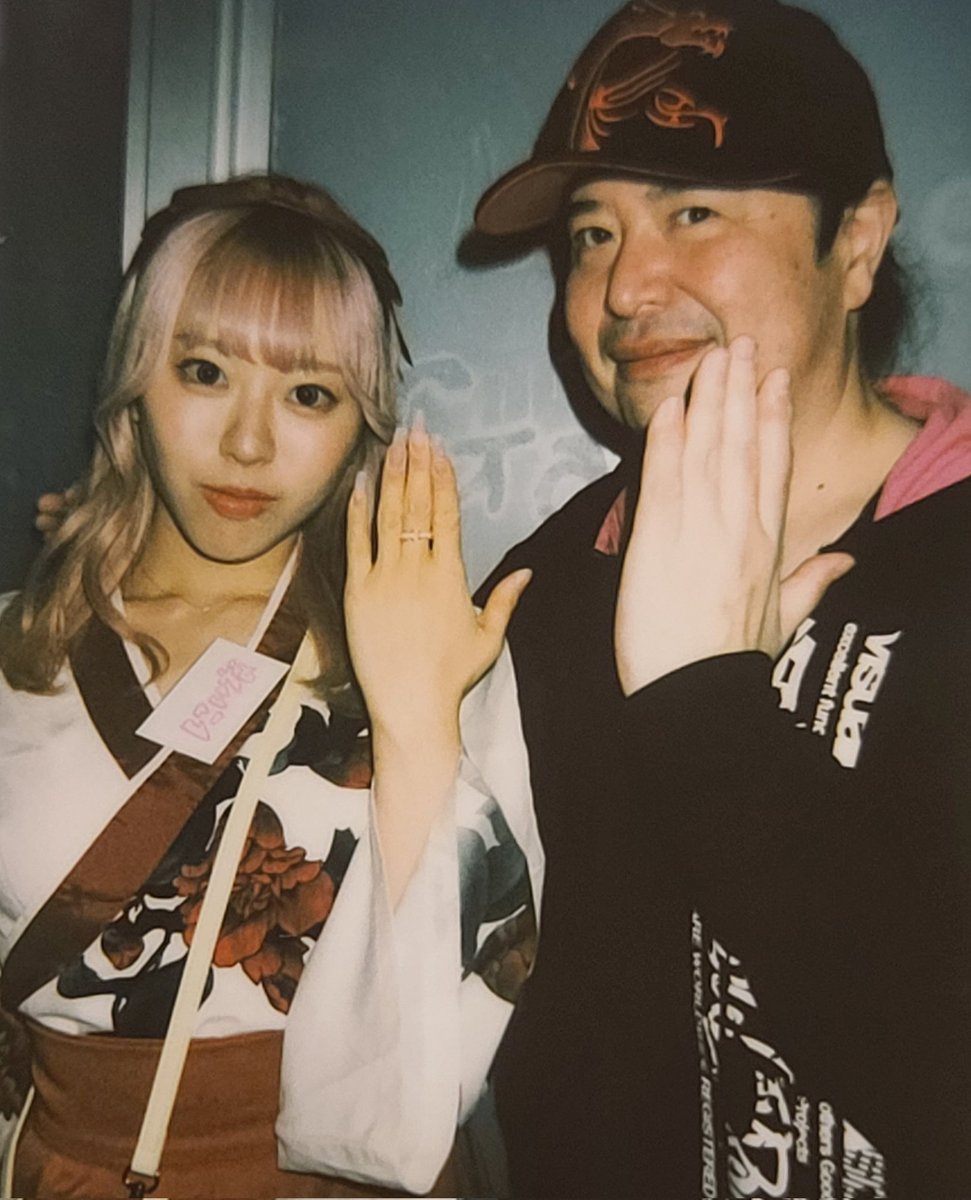megakaanel's tweet photo. 半年ぶりの大ちゃんとお仕事を兼ねて晩飯会
アキバの新時代へ
大ちゃんヘベレケw
送り届けて、ゆなドワンに会い　にアキバギルドへ
MIXもNLHも普段やらない+レイトでほぼワンハンw
アフターはイライジャ氏と初の箱庭へ
仁さんも加わって大騒ぎ😆

#新時代
#AkibaGuild
#MIX
#NLH https://t.co/hjp4mzV5s7