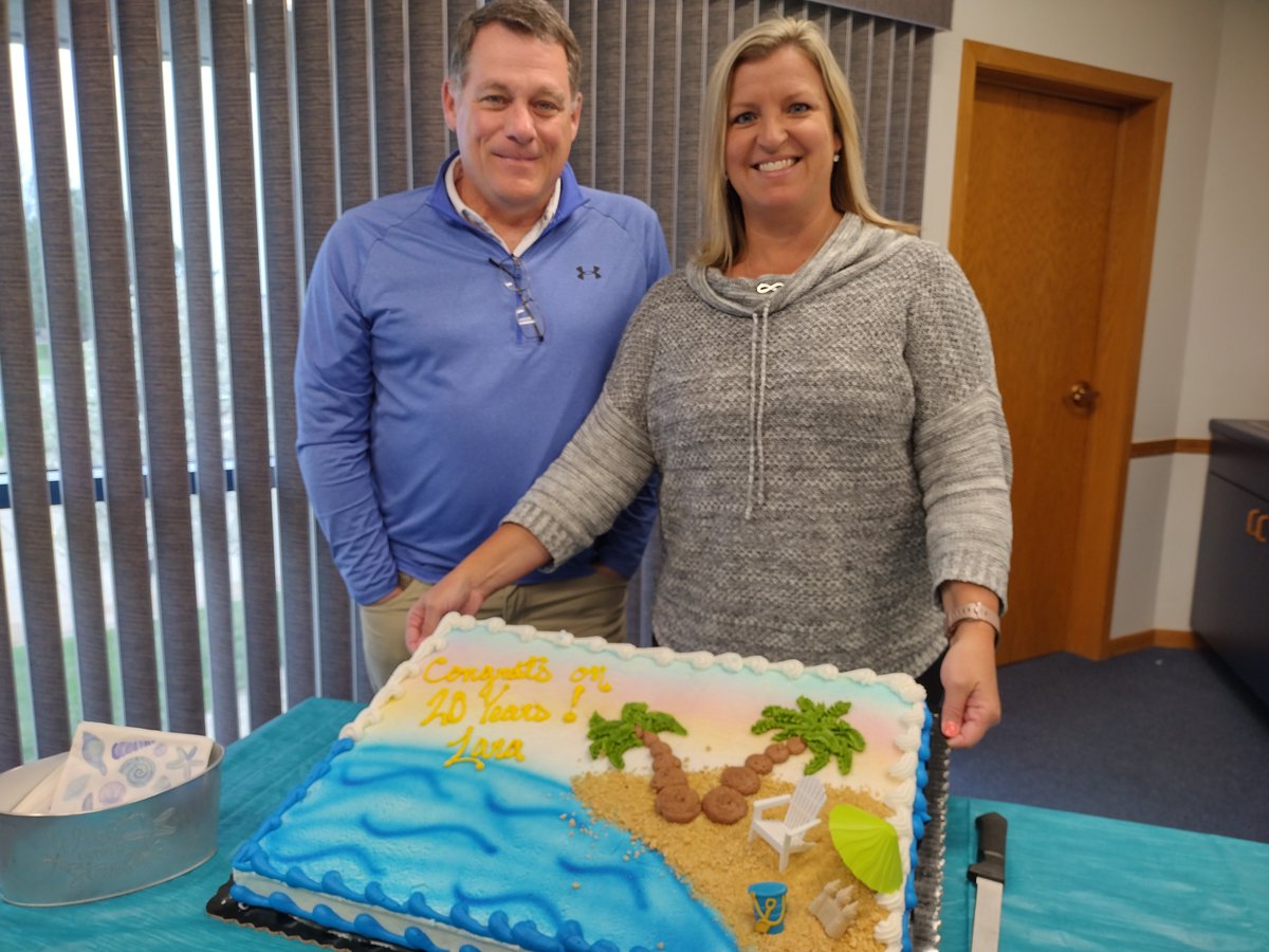 KendallHuntHE's tweet photo. Happy 20th Anniversary, Lara!
We appreciate your dedication, fun-loving personality, and expertise on the BEST vacation spots!
Here's to many more successful years!
#WorkAnniversary #CompanyCulture #KHHE #KendallHuntHE https://t.co/gBhxnfteVY