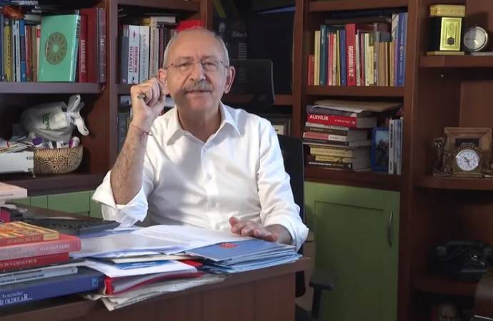Kılıçdaroğlu ilk kez oy kullanacak gençlere seslendi: 'Alevi olmaz' diyen bu ayrıştırıcı sistemi kökünden yıkmaya hazır mısın?
tele1.com.tr/son-dakika-kil…