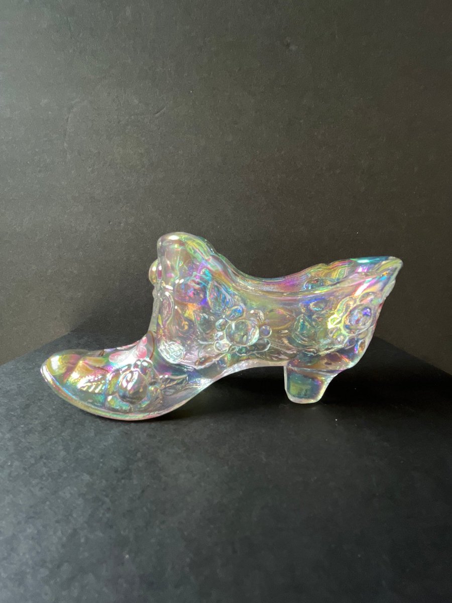 janntcoles1's tweet photo. Excited to share the latest addition to my #etsy shop: Fenton Cabbage Rose Glass Shoe in Irridescent Clear, Signed by S Miller #vintagefenton #fentonglass #fentonshoe #cabbageroseshoe #glowyglass #handpaintedfenton https://t.co/UguPwL35M7 https://t.co/8uIR1RxPfB