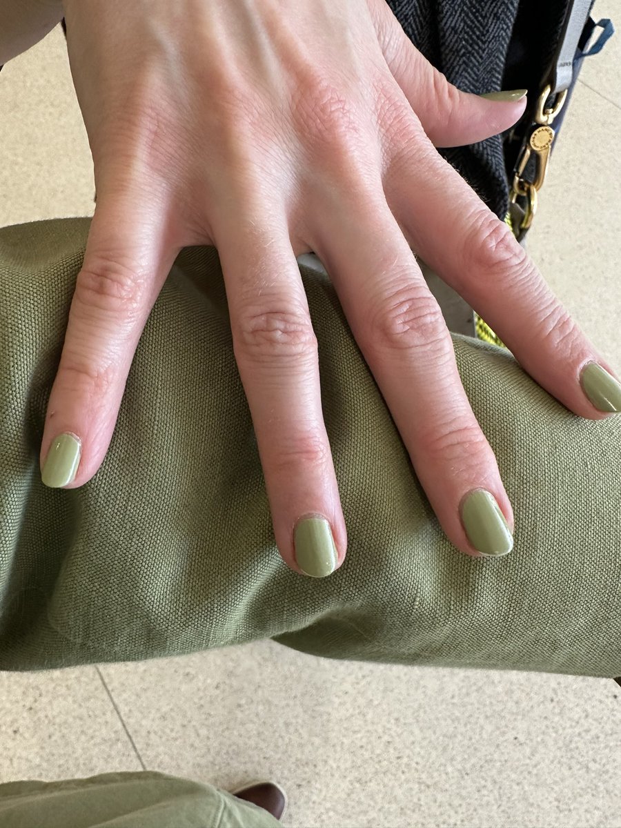 RossPR's tweet photo. This happened yesterday @jenncloud 😁 #spring colors! https://t.co/wWrAaFS8pz