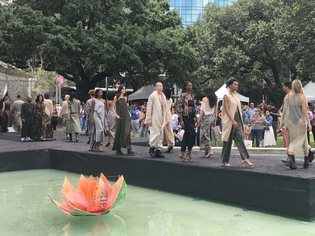 HPARD's tweet photo. More sights from today's #EarthDayHTX festivities at City Hall!  

In our opinion, this was a very successful event that highlighted the ways every City of Houston department is working to make Houston a more sustainable and resilient city!

@houmayor @MayorsEvents 

#❤️OurParks https://t.co/ckjrIIwSO5