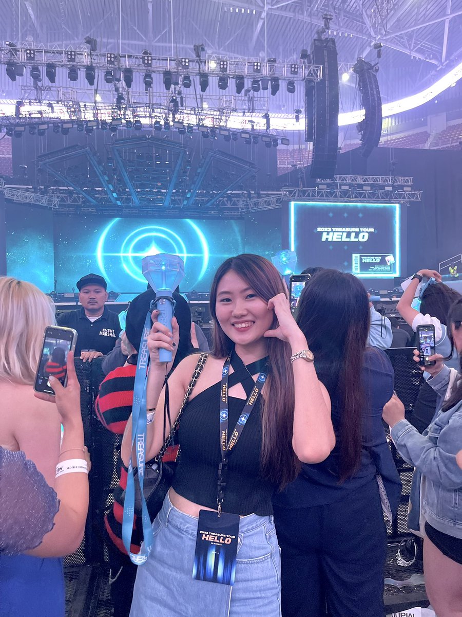 KimYurianne's tweet photo. [23.04.15] HELLO 👋🏻 in 🇵🇭 
ANOTHER MEMORABLE NIGHT✨
고마워 @treasuremembers 💙💎 #HELLO_TOUR_IN_MANILA #HELLO_TREASUREinManila_D2 #HELLO_TREASUREinManila https://t.co/CoRz5XLfjk
