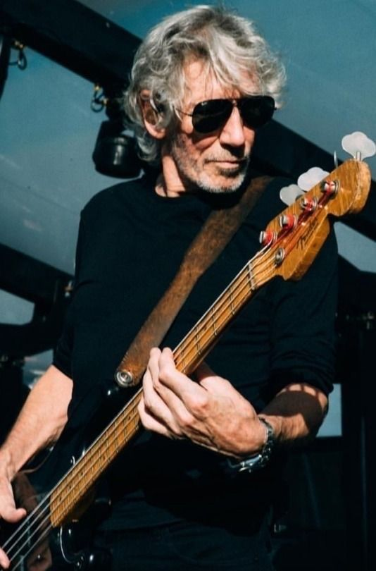 ReturnofR's tweet photo. Roger Waters. #PinkFloyd #RogerWaters https://t.co/4595iMxD1N https://t.co/hhdD8ejUKU