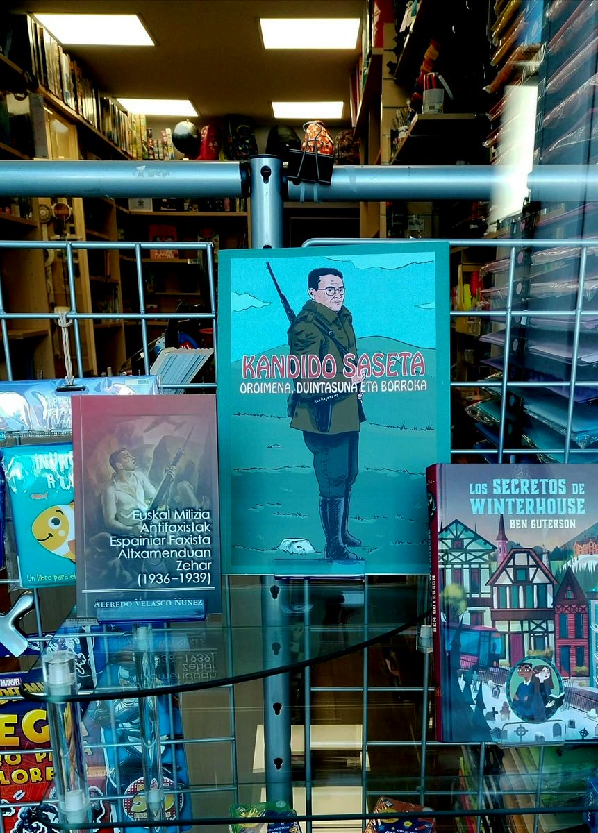 Antifaxismoa's tweet photo. #Erromo Gaurtik aurrera gure komiki eta liburuak eskura ditzakezue Erromoko liburudenda zoragarri honetan, Casal liburudenda 
#Getxo #UribeKosta 

@Antifaxismoa https://t.co/O3529JWeLT