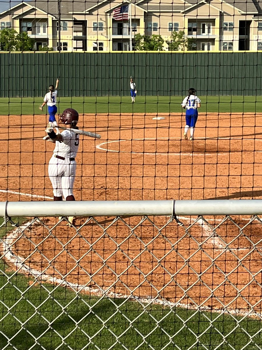 From the sweetest first grader to a senior in no time flat! I couldn’t be prouder of this girl! Senior Night for <a href="/sammmmflores/">Samantha Flores</a> was perfect! ❤️