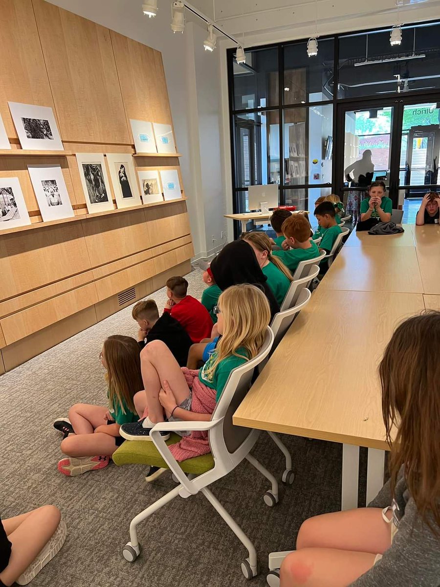 CareerExplo260's tweet photo. 4th grade having a blast on their college visit @WichitaState @DerbySchoolsKS https://t.co/4CMtdLFh2T