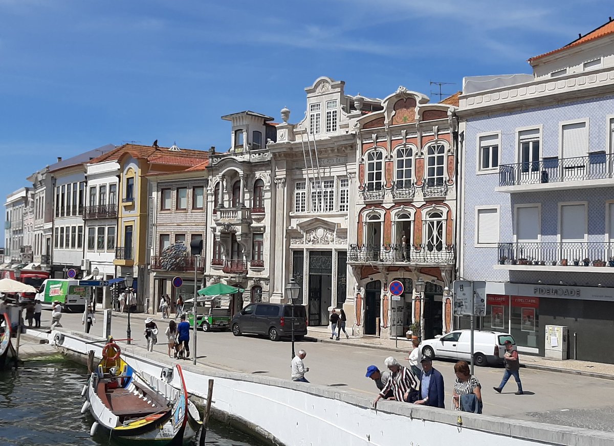 ASHursthouse's tweet photo. With fascinating science providing the excuse to visit, Aveiro in spring sunshine is a delight! @CER_UWS visiting @CESAM_Univ as part of a new PhD programme @UniWestScotland https://t.co/mVdoBXWqmq
