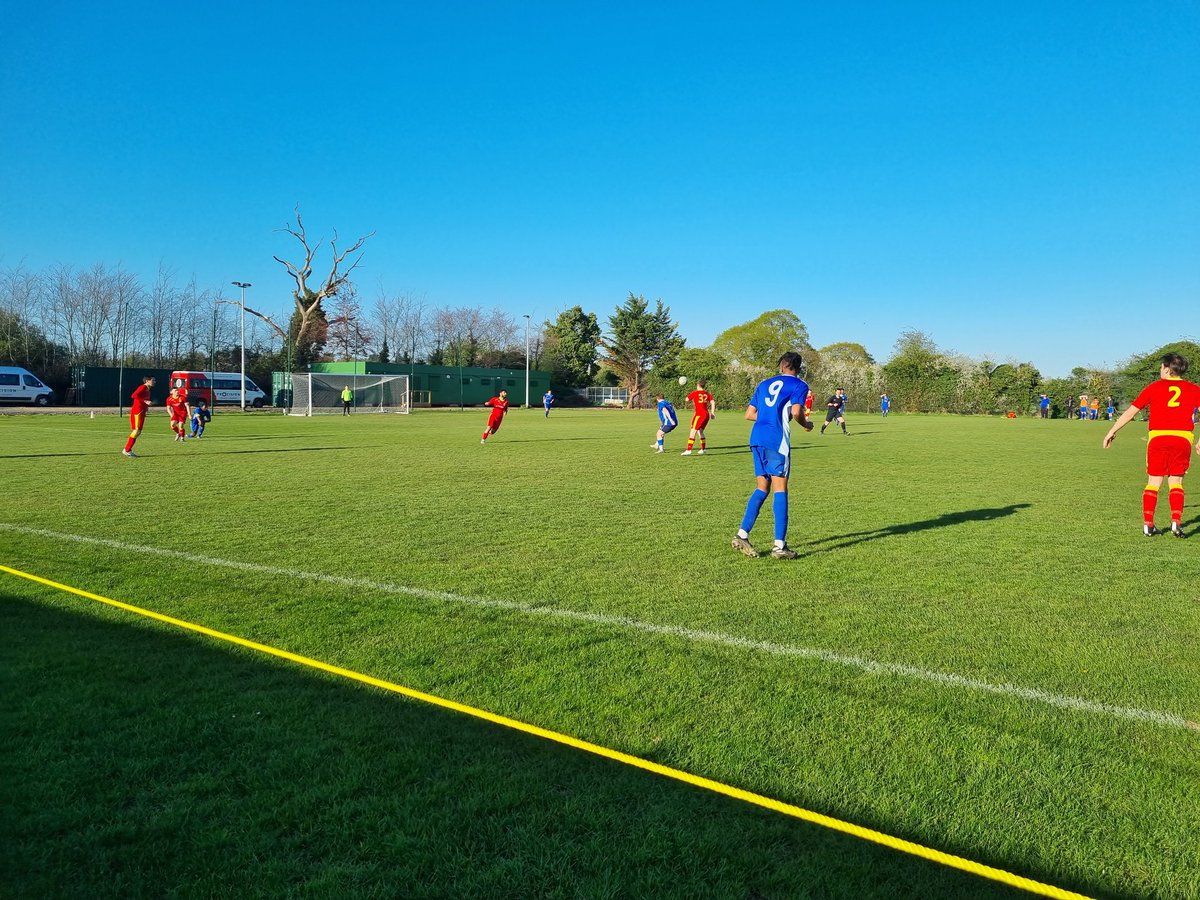 Football in Berkshire tweet media