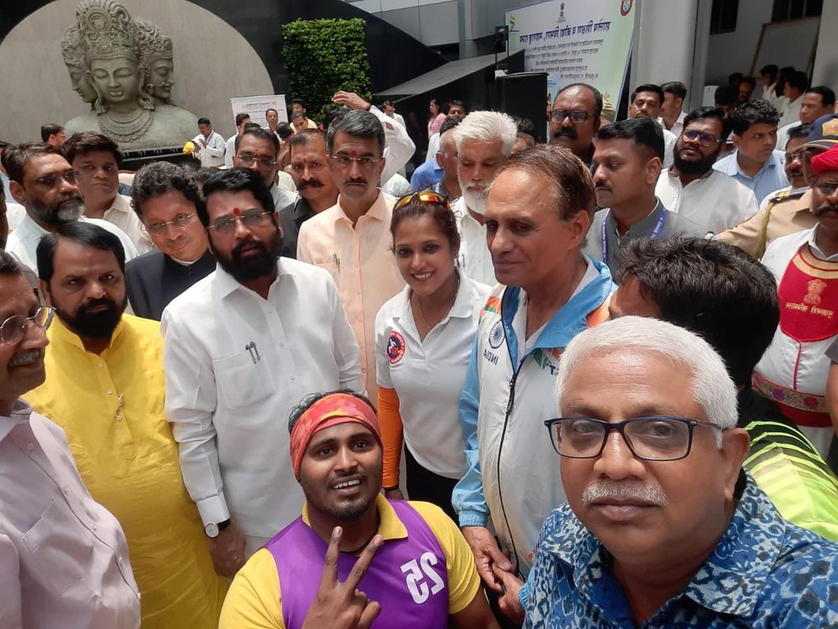PuneRyders's tweet photo. 12 Wheelchair Basketball players along with the coaches were invited to the Mantralaya in Mumbai on 19th April 2023, to play an exhibition match under the presence of the Chief Minister Shri Eknath Shindeji, Deputy Chief Minister Shri Devendra Fadnavisji and other dignitaries. https://t.co/iaXdaBzWTj