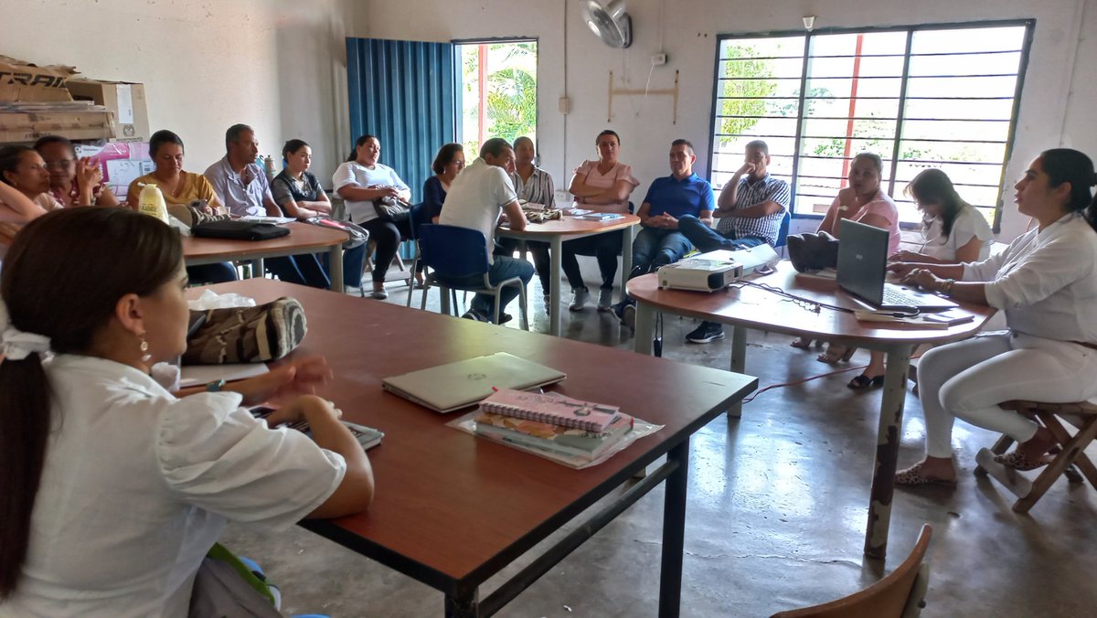 ngelaRodri's tweet photo. Socialización de la prueba Evaluar Para Avanzar 2023 IE San Antonio.
Una apuesta para fortalecer los aprendizaje de los niños y niñas del sector rural del municipio de Manaure Cesar.
@JohanaCifuente5 @PTA_Colombia @tonovillamizar5 @CesarEducacion @CdaJuntos https://t.co/bMUAo772op